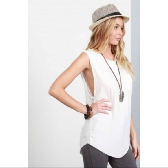 POL Tops - Ivory Pocket Muscle Tee